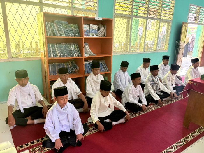 ZIKIR DAN DOA BERGEMA DI MTsN 1 TEBO, 4 RUANG DIGUNAKAN UNTUK LOMBA MTQ TINGKAT MADRASAH*