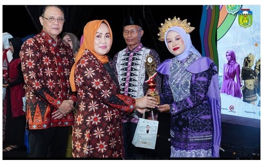 GURU MTS N 1 TEBO RAIH JUARA 3 FASHION SHOW PADA HUT KABUPATEN TEBO 2024 GURU MTS N 1 TEBO RAIH JUARA 3 FASHION SHOW PADA HUT KABUPATEN TEBO 2024