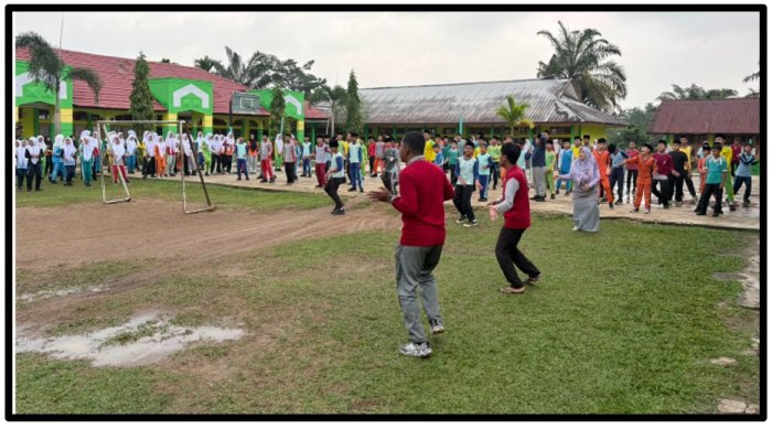 Sambut KBM dengan Semangat, MTsN 1 Tebo Gelar Sabtu Ceria Lewat Senam Bersama Sambut KBM dengan Semangat, MTsN 1 Tebo Gelar Sabtu Ceria Lewat Senam Bersama