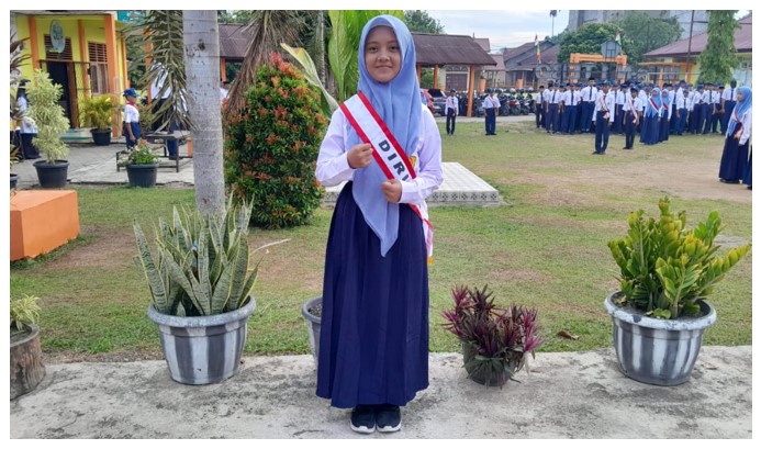 Paduan Suara MTsN 1 Tebo Tunjukkan Semangat dan Tanggung Jawab, Sukses Iringi Upacara Bendera Paduan Suara MTsN 1 Tebo Tunjukkan Semangat dan Tanggung Jawab, Sukses Iringi Upacara Bendera