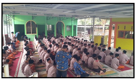 MENUMBUHKAN KEBIASAAN BAIK DI BULAN RAMADHAN, SISWA MTS N 1 TEBO LAKSANAKAN SHOLAT DHUHA MENUMBUHKAN KEBIASAAN BAIK DI BULAN RAMADHAN, SISWA MTS N 1 TEBO LAKSANAKAN SHOLAT DHUHA