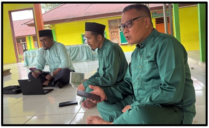 Isi Masa Pembelajaran Daring, Majelis Guru dan Staf MTsN 1 Tebo Gelar Pembacaan Yasin dan Doa Bersama di Aula Tri Utama