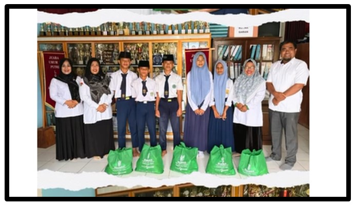 Wujudkan Kepedulian, BAZNAS Kabupaten Tebo Salurkan Bantuan Sembako bagi Siswa MTsN 1 Tebo