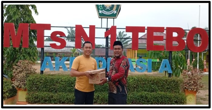 Wujud Kepedulian, Wali Murid MTsN 1 Tebo Hibahkan Kipas Angin untuk Mushola Madrasah