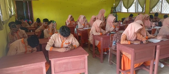 Pembelajaran Bahasa Arab Digital Alef di Kelas IX C Pembelajaran Bahasa Arab Digital Alef di Kelas IX C