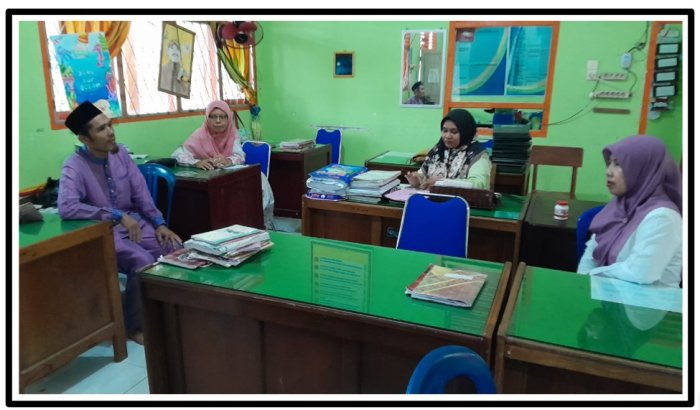 Tingkatkan Disiplin dan Efektivitas Belajar, Guru Piket MTsN 1 Tebo Intensifkan Koordinasi dengan Waka Kurikulum Tingkatkan Disiplin dan Efektivitas Belajar, Guru Piket MTsN 1 Tebo Intensifkan Koordinasi dengan Waka Kurikulum