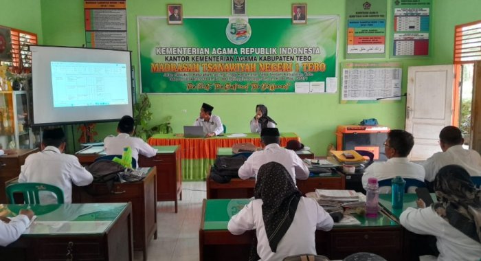 Kepala Madrasah Pimpin Rapat Tiga Agenda Strategis: Sumatif Ganjil, PKKM, dan K3M