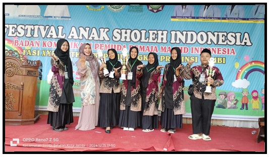 ANGGI PURNOMO DAN HUMAIRAH SISWA MTs N 1 TEBO RAIH JUARA 1 KISAH ISLAMI FASI TINGKAT PROVINSI JAMBI