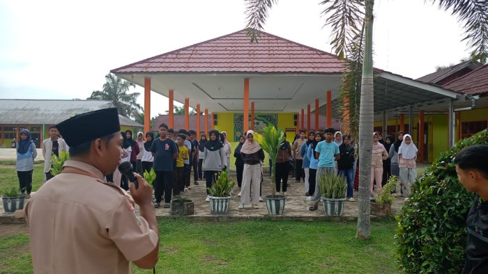 Membangun Karakter Melalui OSIM dan Kepemimpinan di MTsN 1 Tebo Membangun Karakter Melalui OSIM dan Kepemimpinan di MTsN 1 Tebo