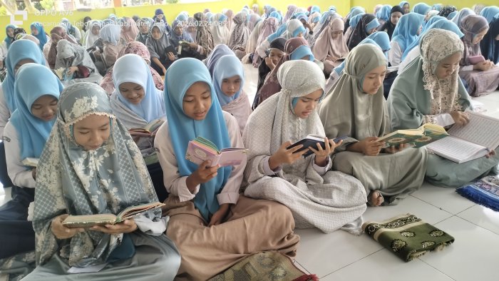 Tadarus Al-Quran Warnai Ramadhan di MTsN 1 Tebo