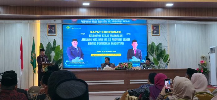 Rakor KKM MA & MTs se-Provinsi Jambi Dibuka Kakanwil, Hadirkan Naqoy Bahas Kurikulum Cinta