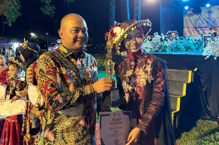 Ramadhani Zhifarah Habibi Raih Juara I Fashion Show Batik Tebo Tingkat Kabupaten Tebo 